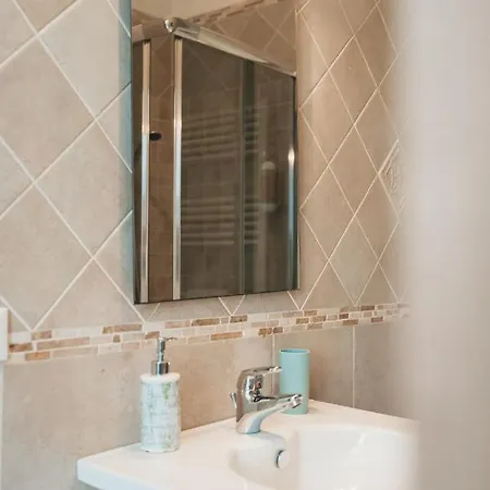 Bed & Breakfast Dimora Mariu 4*